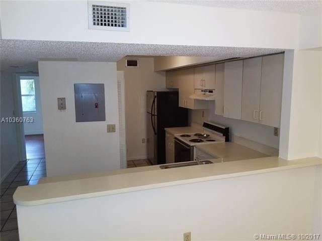 Foto del edificio - 8540 SW 212th St