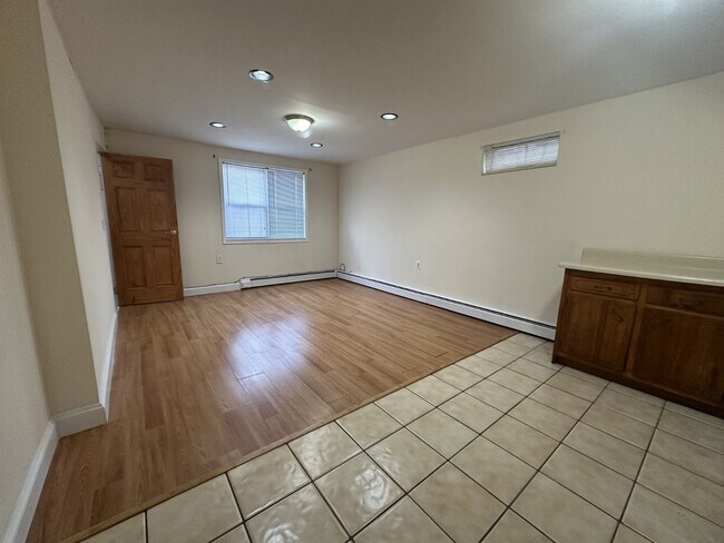 Building Photo - 22 Bennett Ave