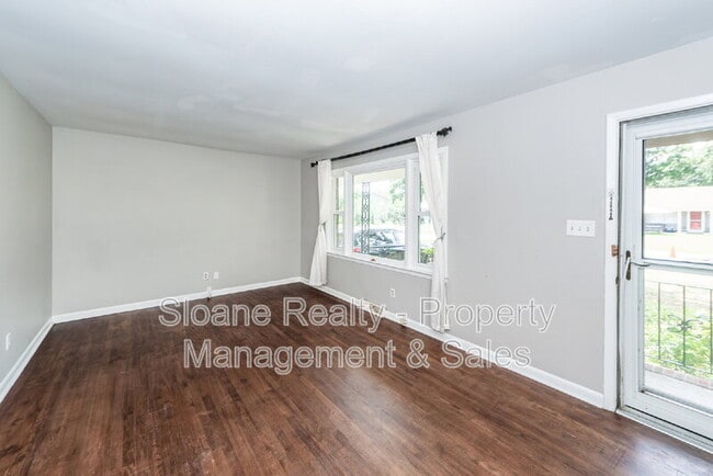 Building Photo - 1054 Valley Rd