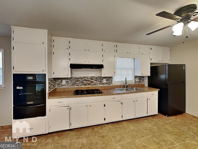 Foto del edificio - 3444 Linecrest Rd