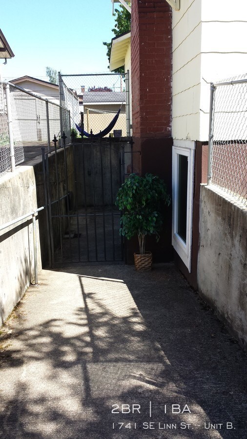 Foto del edificio - 1741 SE Linn St