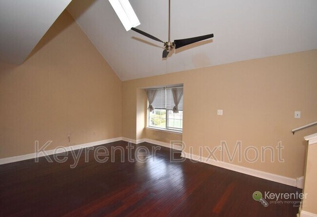Building Photo - 35 Bellaire Dr