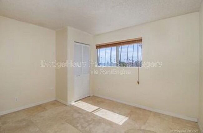 Building Photo - 5155 W Point Loma Blvd