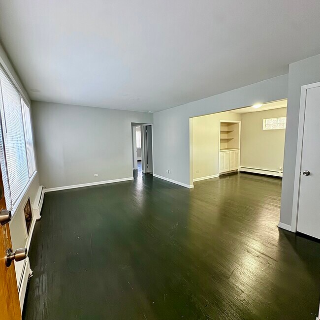 Foto del edificio - 6235 N Mozart St