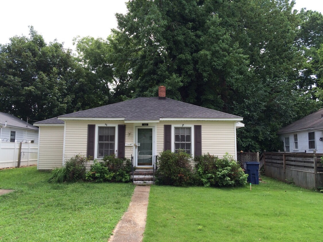 Foto principal - 823 Lockwood Ave