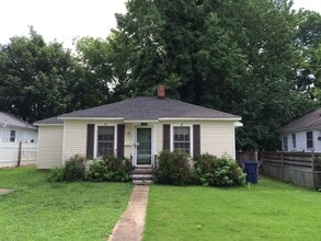 Building Photo - 823 Lockwood Ave