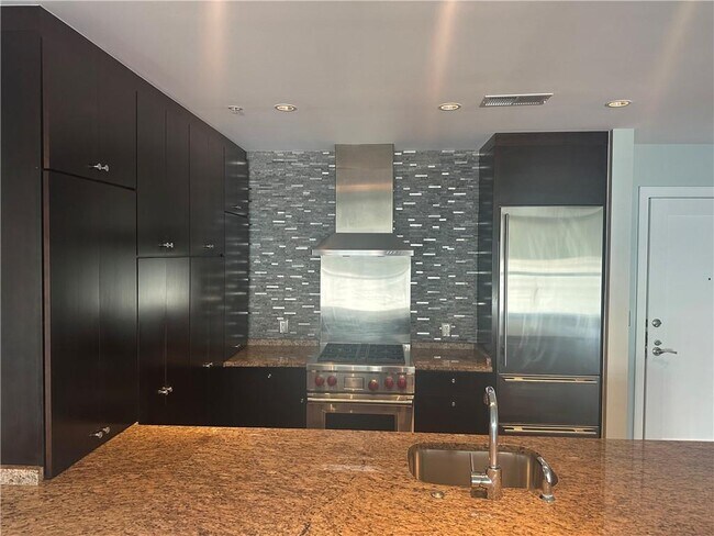 Foto del edificio - 3325 Piedmont Rd NE