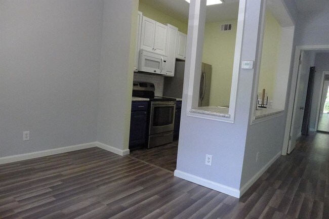 Building Photo - 7340 Skillman St