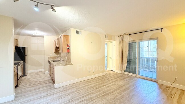 Building Photo - 200 E Southern Ave