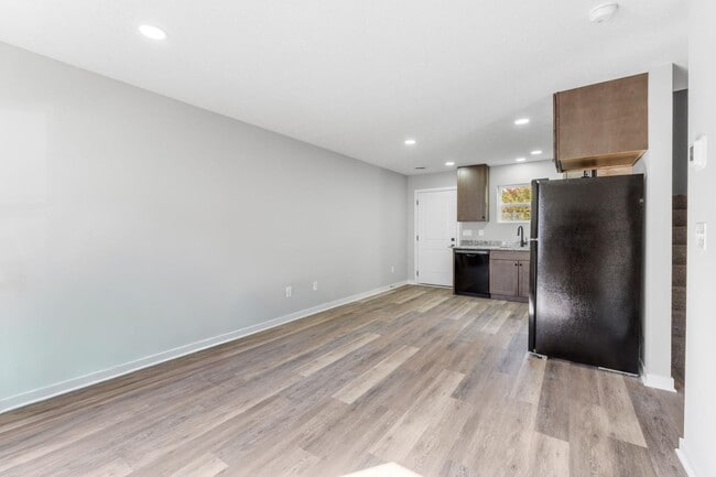 Foto del edificio - 384 N Franklin St