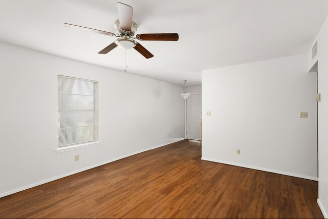 Building Photo - 5500 N 15th St