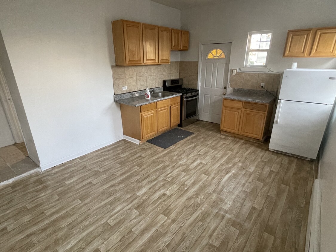 Primary Photo - 1367 McBride St