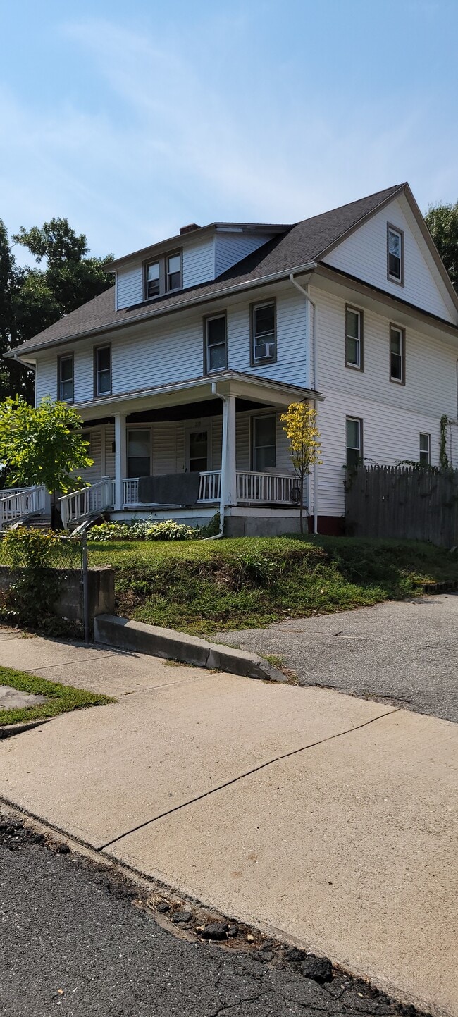 Building Photo - 210 Albemarle St