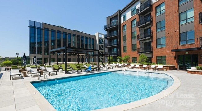 Building Photo - 1711 Commonwealth Ave