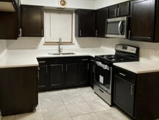 Building Photo - 3307 Highland Ave