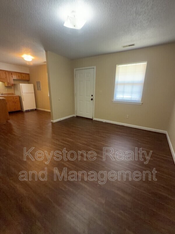 Foto del edificio - 1375 Thompsonville Ln