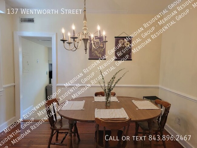 Foto del edificio - 2 bed / 2 bath w/Study on Wentworth St!