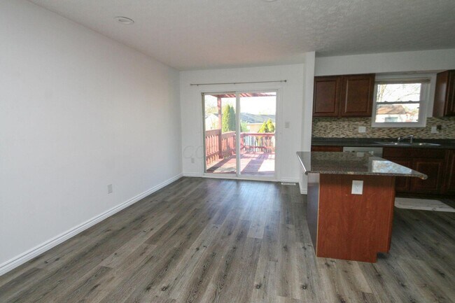 Building Photo - 1080 Arapaho Ave