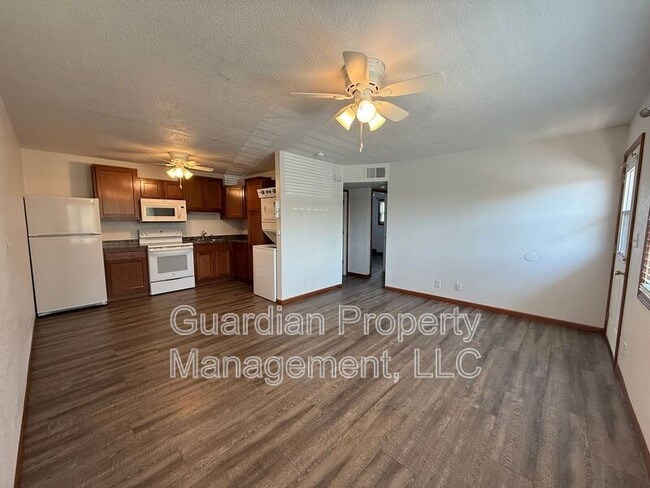 Building Photo - 1145 N College Dr