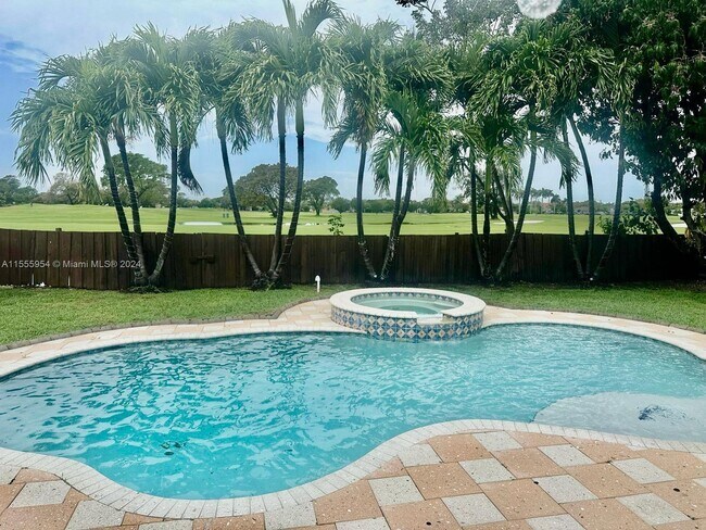 Foto del edificio - 455 S Shore Dr