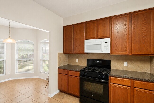 Foto del edificio - 14822 Juniper Dale Ct