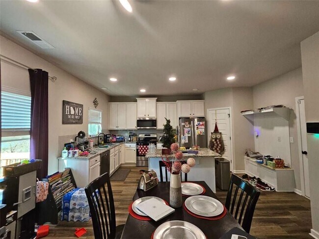 Building Photo - 4962 Zoya Ct