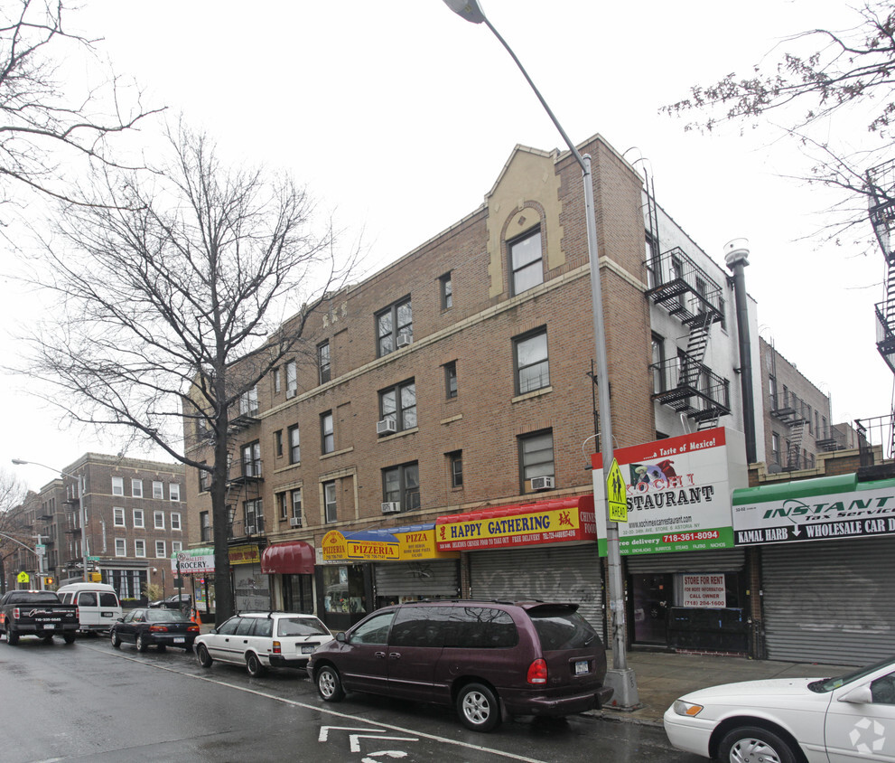 Building Photo - 32-20 34th Ave