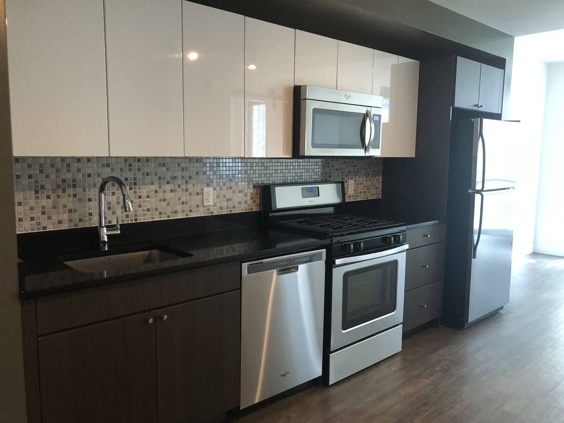 Foto principal - 508 W 28th St