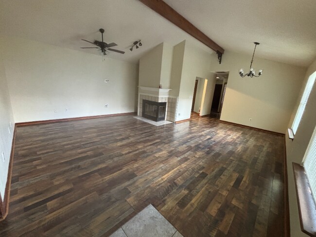 Foto del edificio - 3830 Windridge Ct