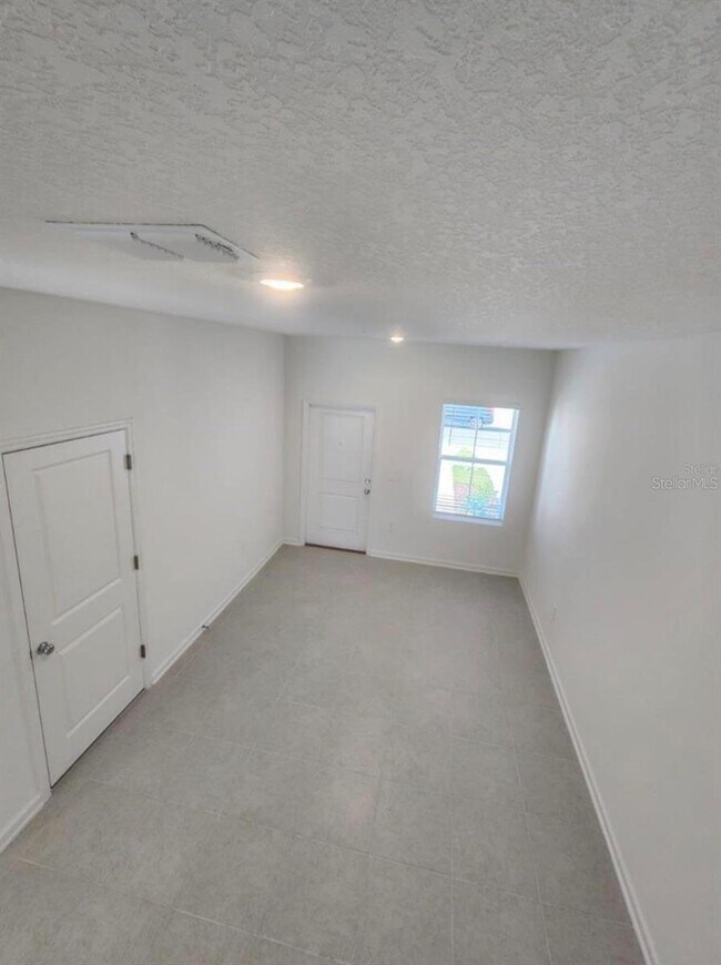 Building Photo - 2918 Savoir Ave
