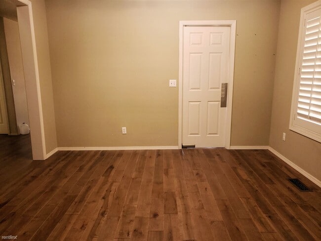 Foto del edificio - 4 br, 2.5 bath House - 4129 Northwest Chap...