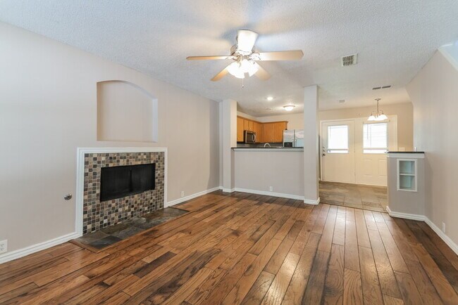 Building Photo - 1112 Beechwood Dr