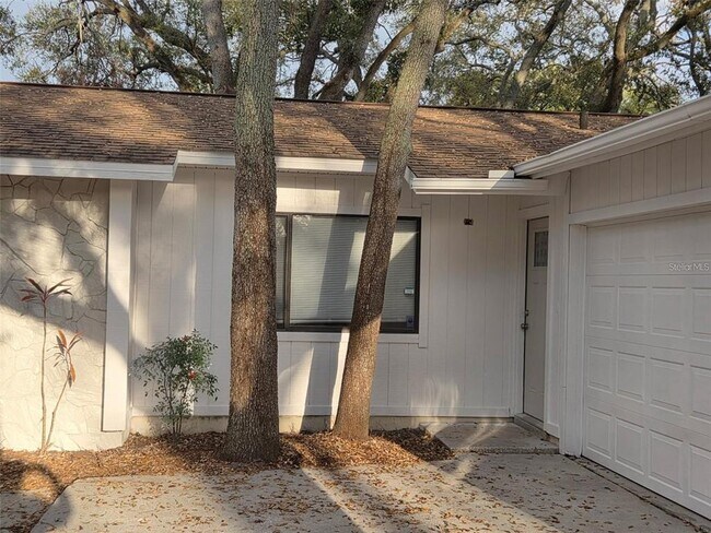 Foto del edificio - 2067 Red Cedar Ln