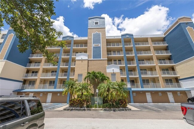 Building Photo - 960 Starkey Rd