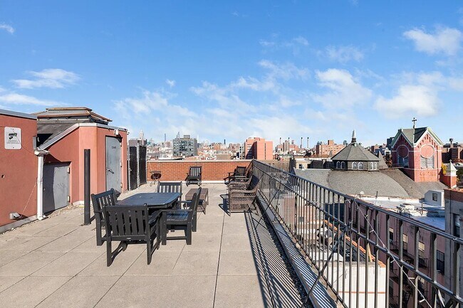 Foto del edificio - 114 Ridge St