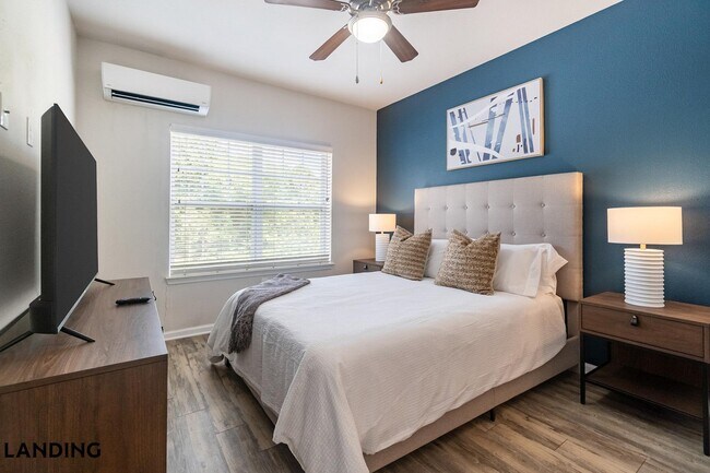 Foto del edificio - 655 W Mallard Creek Church Rd