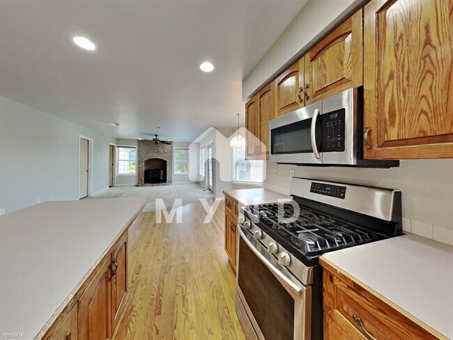 Building Photo - 3 br, 3 bath House - 6613 46th Ave Ct E