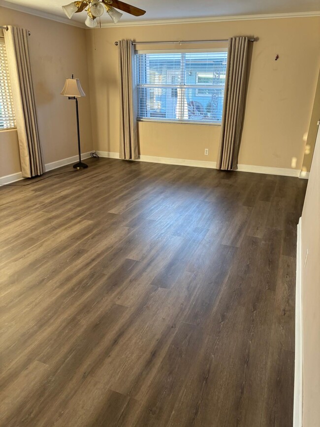 Foto del edificio - 127 Lakeview Ave