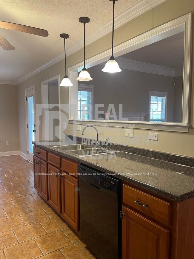 Building Photo - Beautiful Three Bedroom Home in Kathleen