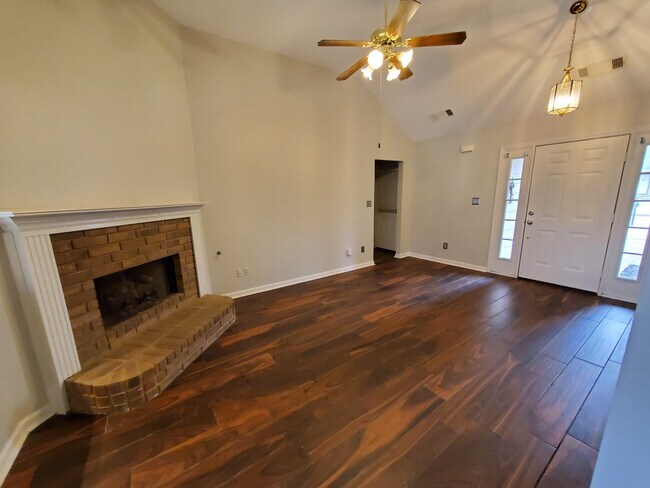 Building Photo - 7344 Appling Ridge Dr