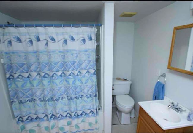 Building Photo - 424 W Chickasaw St