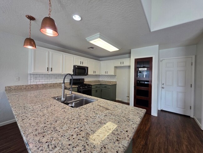 Foto del edificio - 3112 N Zachary St