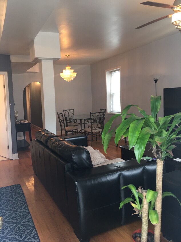 Primary Photo - 2215 N Talman Ave