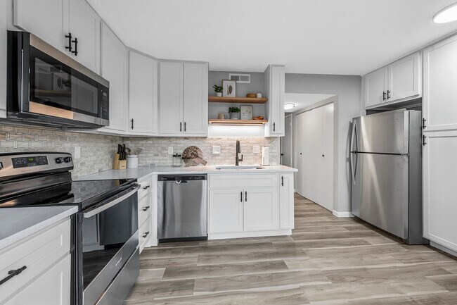 Foto del edificio - 1835 Mansard Dr