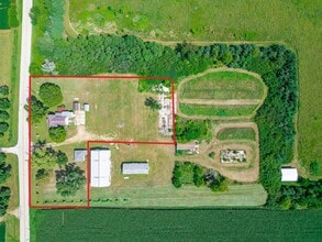 Building Photo - 7496 Wolf Rd