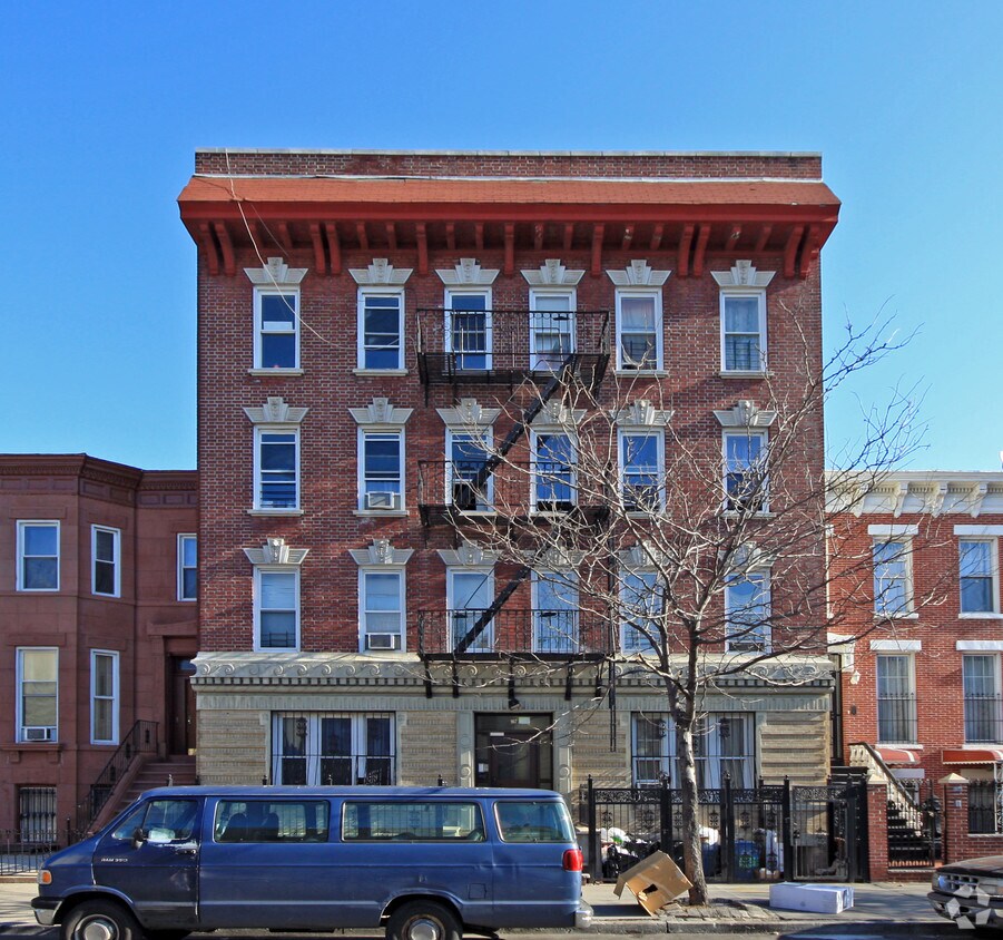 Primary Photo - 967 Bergen St