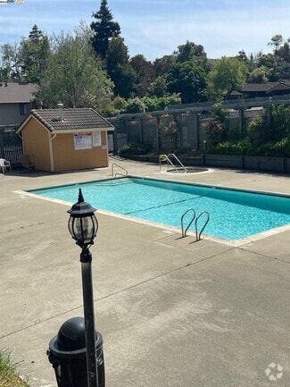 Building Photo - 13700 San Pablo Ave