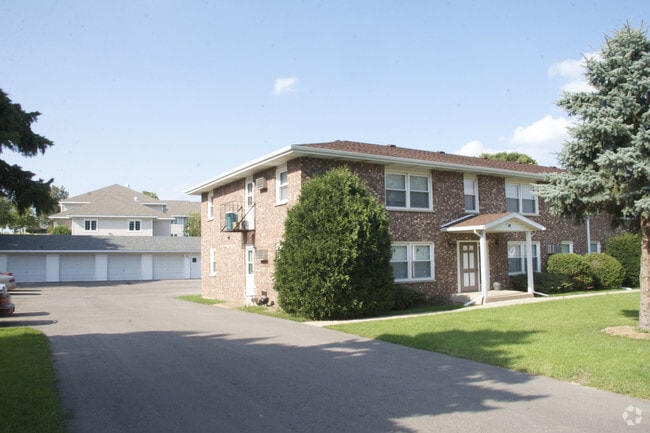 Building Photo - 200-202 Durtschi Dr