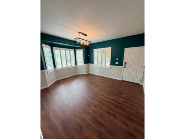 Building Photo - 10552 Vaughn Ct