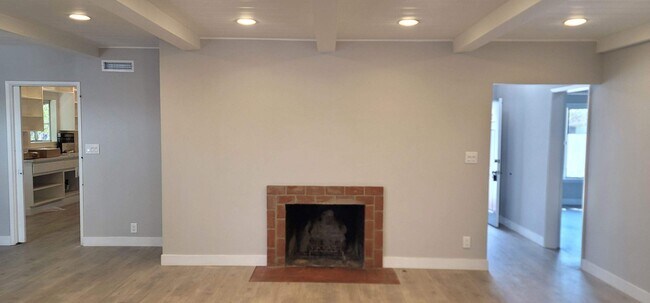 Building Photo - 12413 Martha St